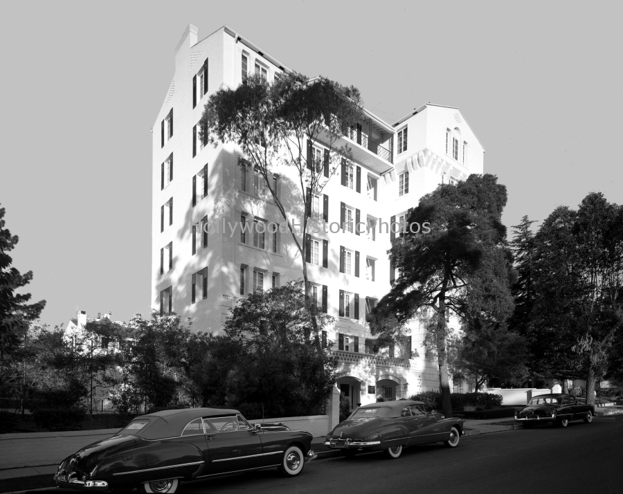 Colonial House 1 1930 1416 Havenhurst Dr. West Hollywood .jpg